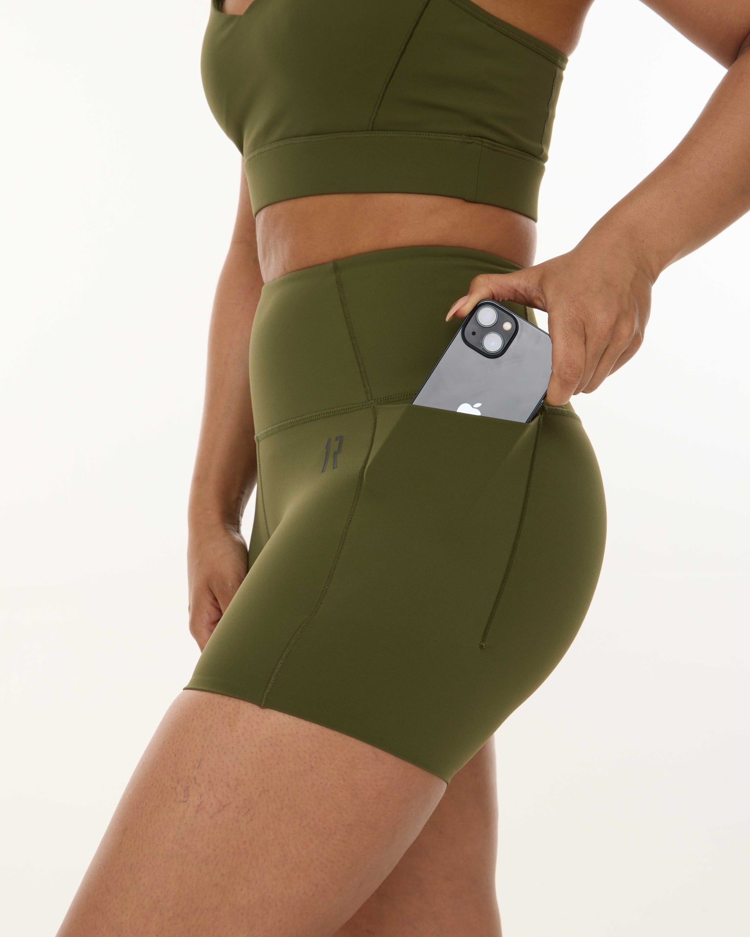 1R TECH PRO BOOTY SHORT