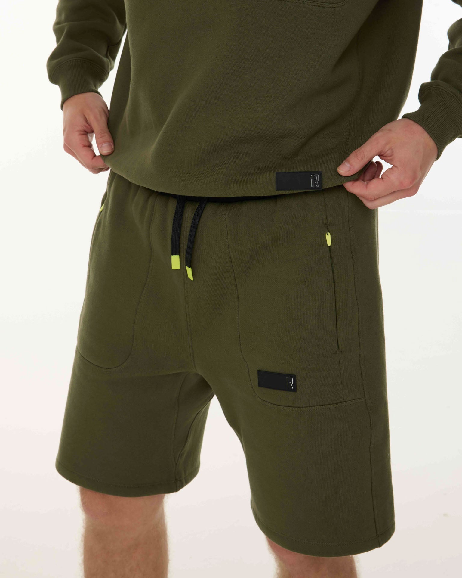 1R TECH LEISURE SHORT
