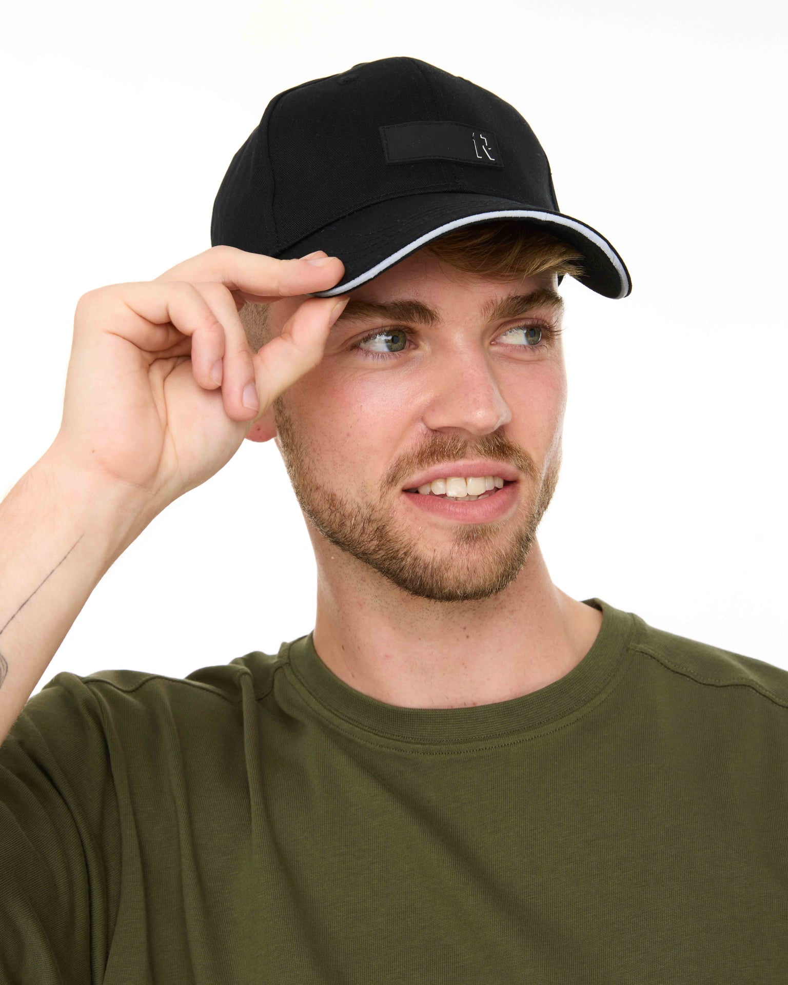 1R TECH LEISURE CAP