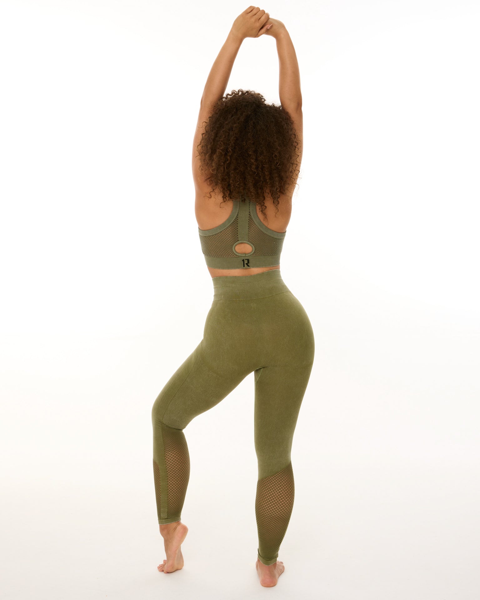 1R SEAMLESS RACER BACK BRALETTE